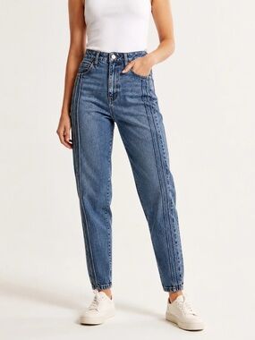 UO BDG High Rise Pintuck Mom Jeans - Vintage Wash Denim